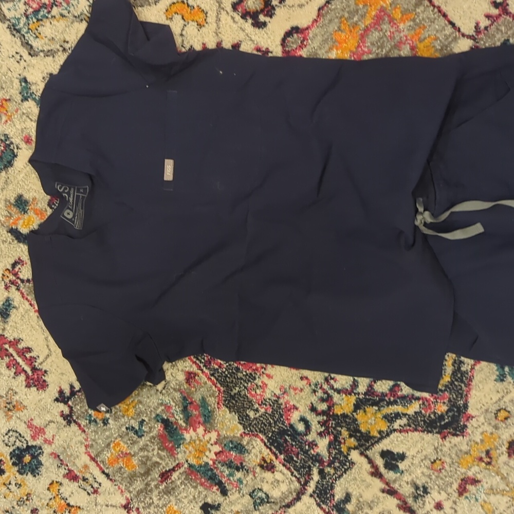 Figs navy blue scrubs xs nonsmoking